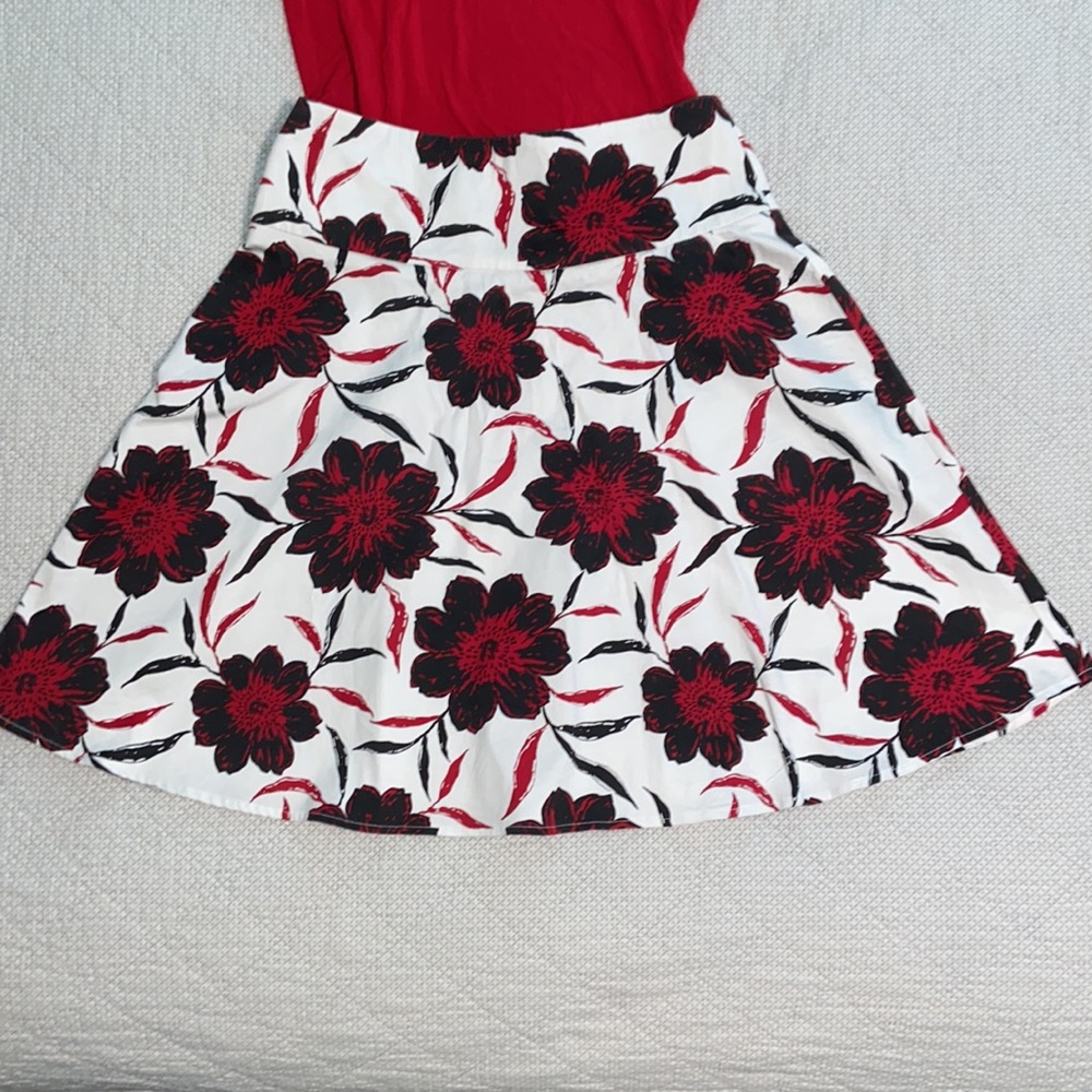NYCC red black and white skirt and free T-shirt - Picture 2 of 7
